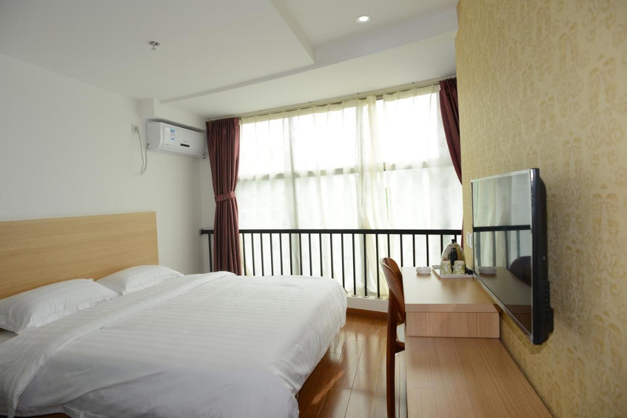 Huifeng Hotel Shanghai Bagian luar foto
